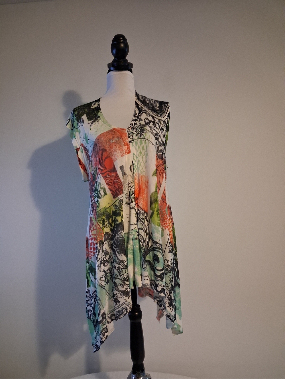 Alberto Makali Black and Cream Printed Sleeveless Asymmetrical Tunic Size XL